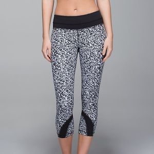 Lululemon inspire crop II leggings